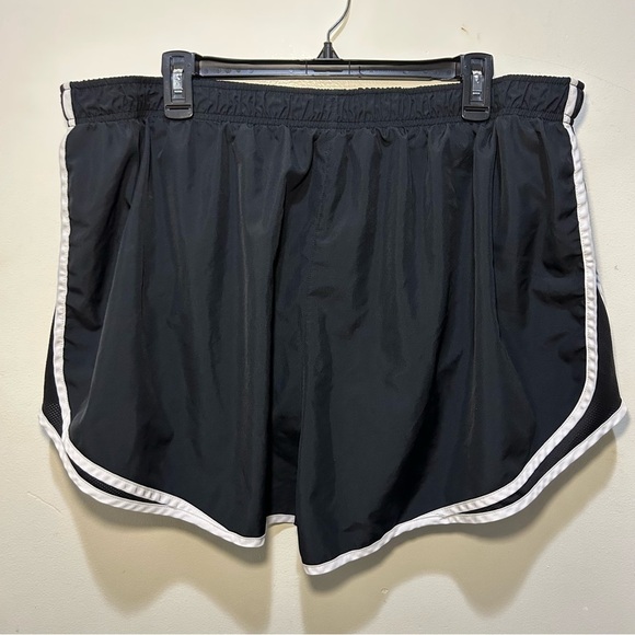 Nike Dri-Fit Black & White Athletic Shorts Size 3X - Picture 3 of 7